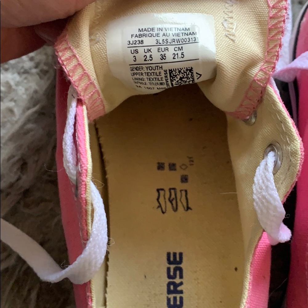 Pink Converse - Picture 2 of 3